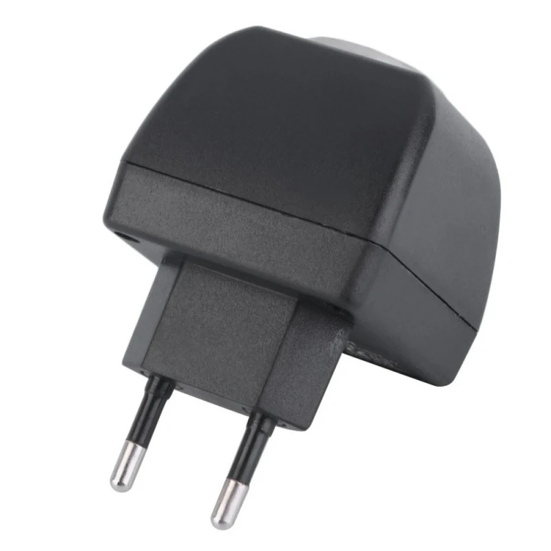 Kucni adapter za auto punjac Kucni adapter za auto punjac