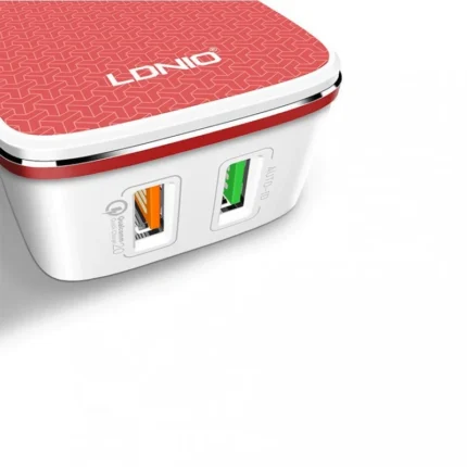 Kucni punjac LDNIO A2405Q Quick Charger 3.0 USB 30W sa iPhone lightning kablom beli